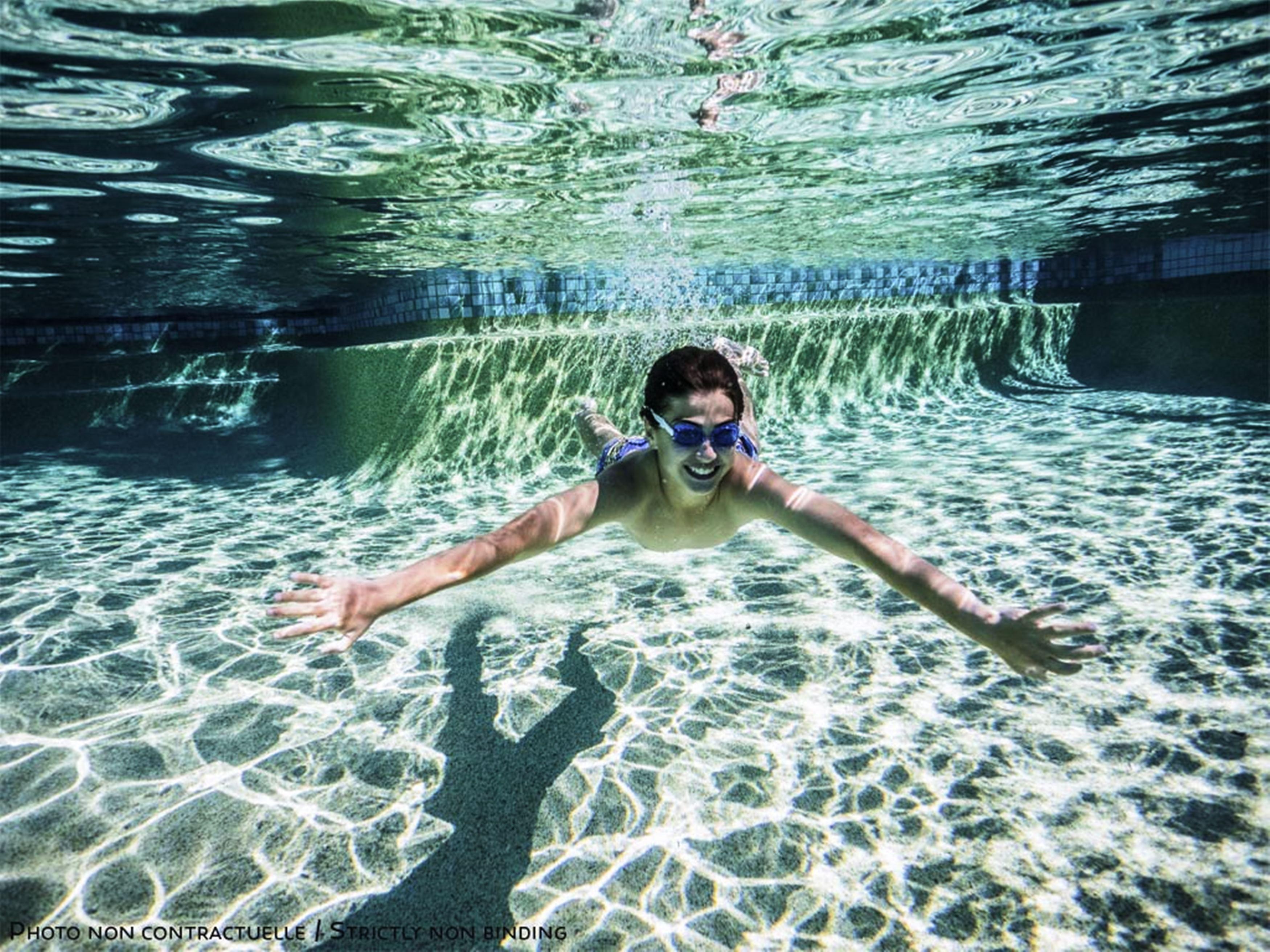 Novotel New Delhi Aerocity Buitenkant foto Swimming in the Blue Lagoon