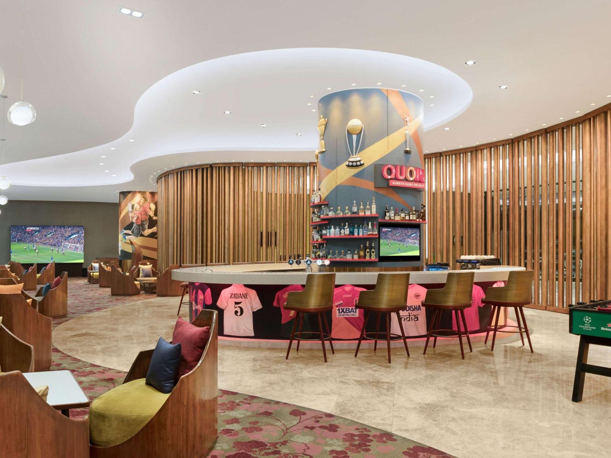 Novotel New Delhi Aerocity Buitenkant foto The bar at the 2018 FIFA World Cup