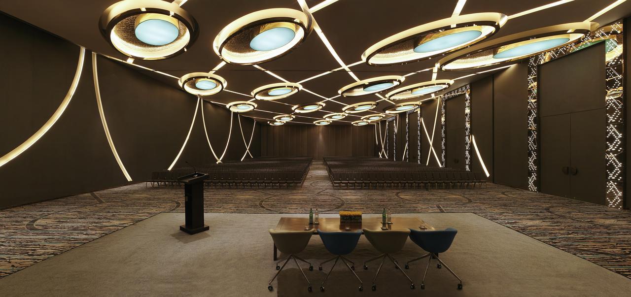 Novotel New Delhi Aerocity Buitenkant foto The interior of the new building
